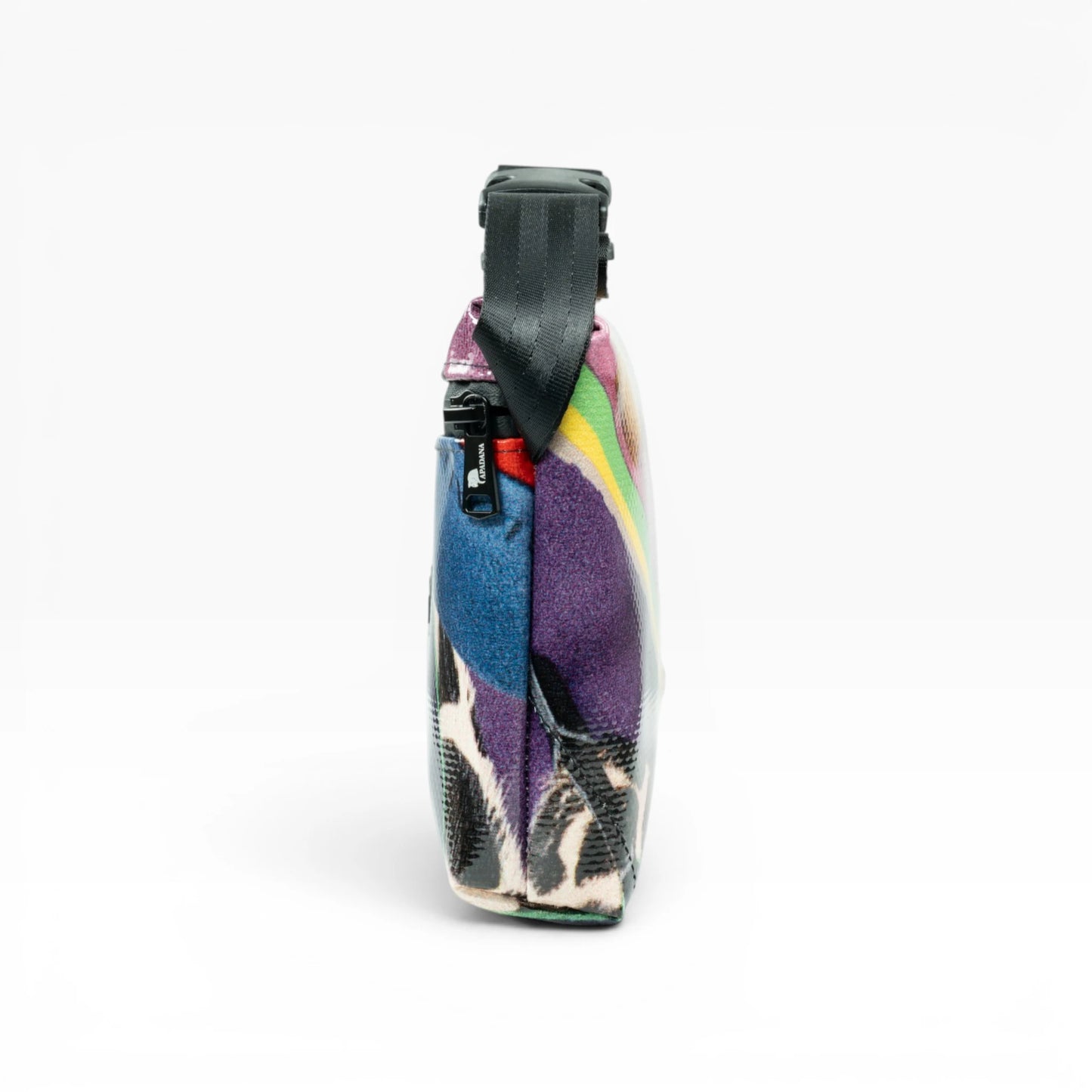 4-Ekig Bauchtasche aus recycelter LKW-Plane | Unisex | Crossbody tragbar | Handgemacht