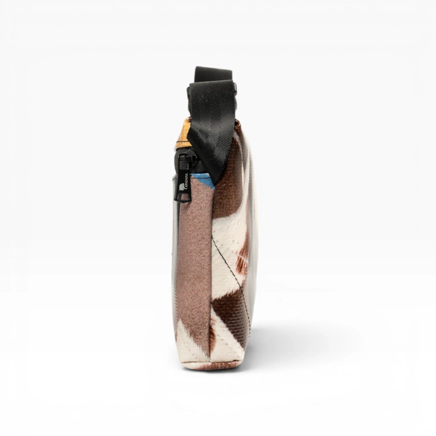 4-Ekig Bauchtasche aus recycelter LKW-Plane | Unisex | Crossbody tragbar | Handgemacht