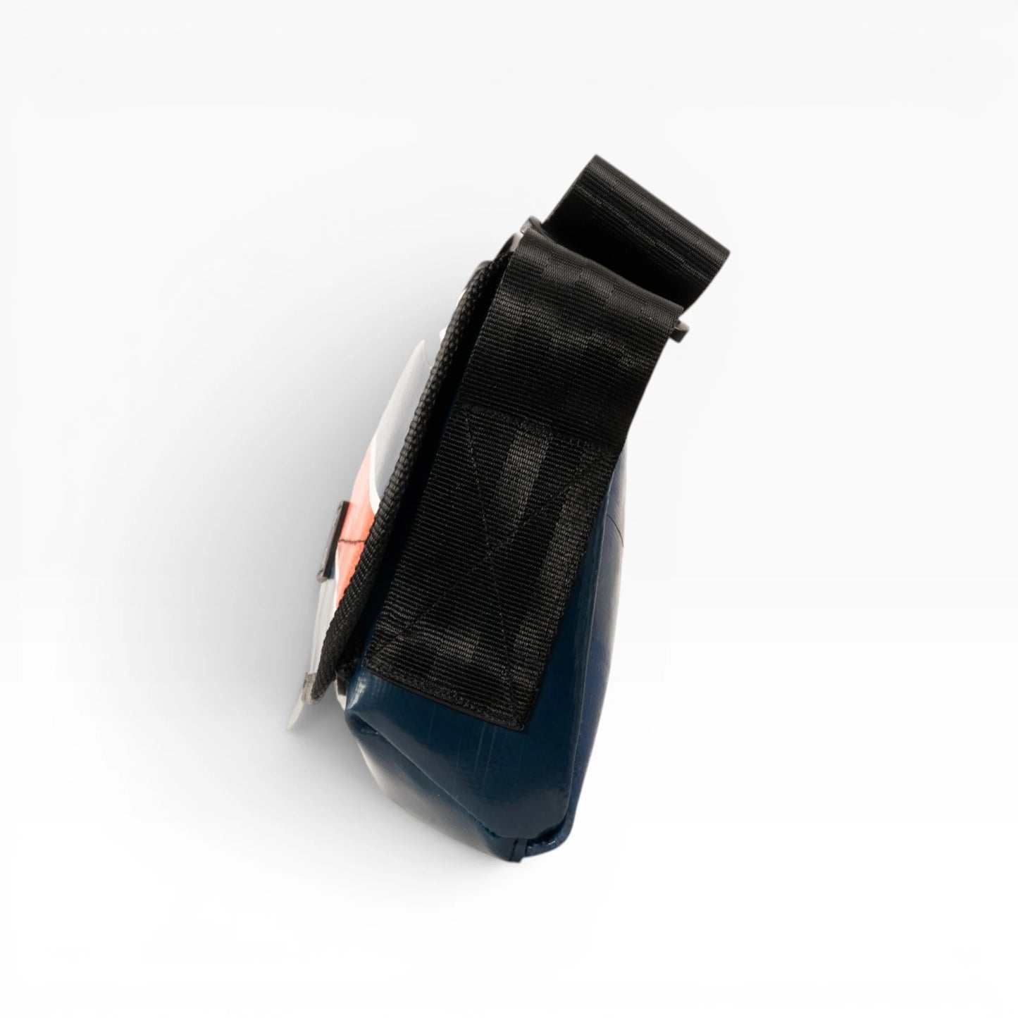 Umhängetasche aus recycelter LKW-Plane | Handgemacht | Unisex | Upcycling Schultertasche