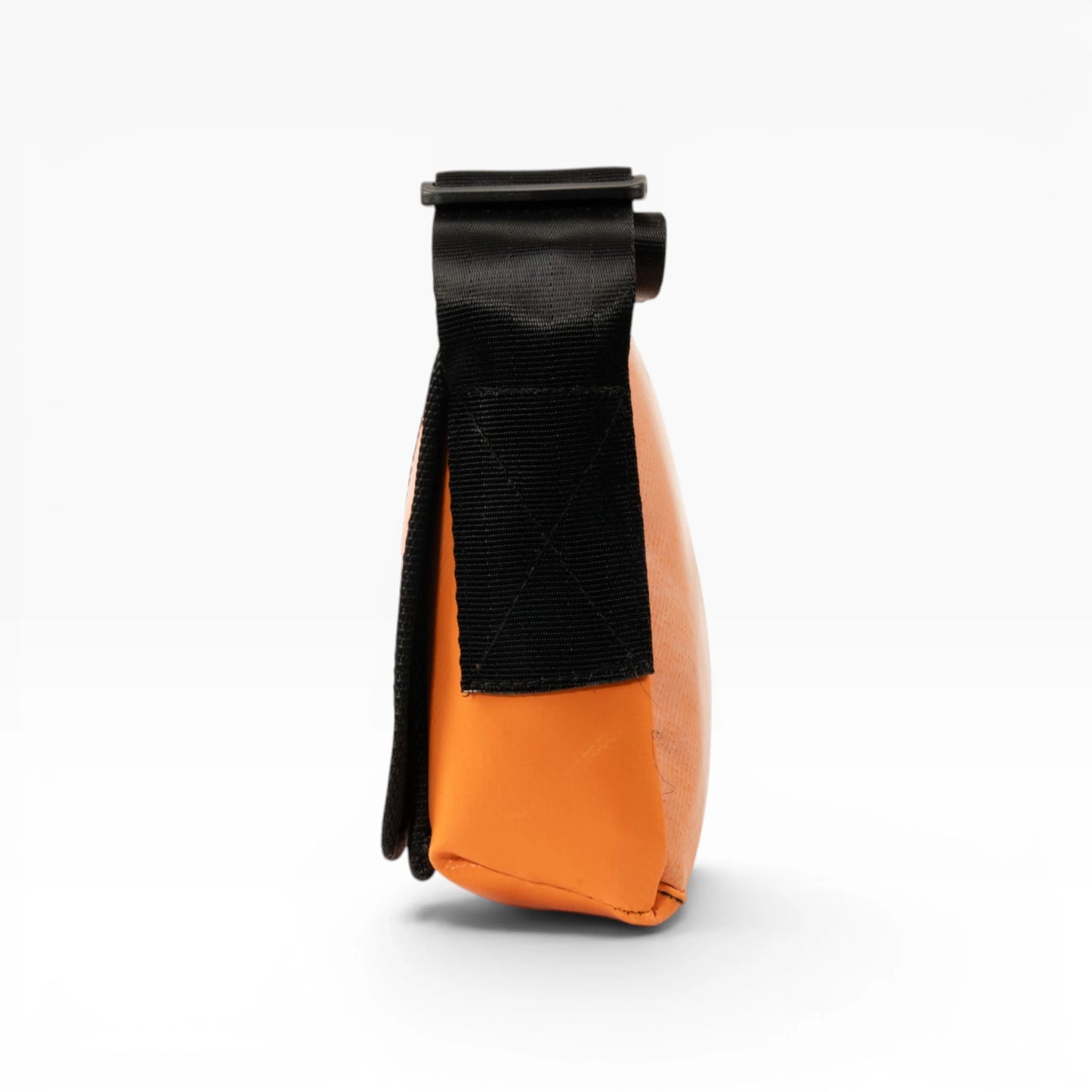 Umhängetasche aus recycelter LKW-Plane | Handgemacht | Unisex | Upcycling Schultertasche