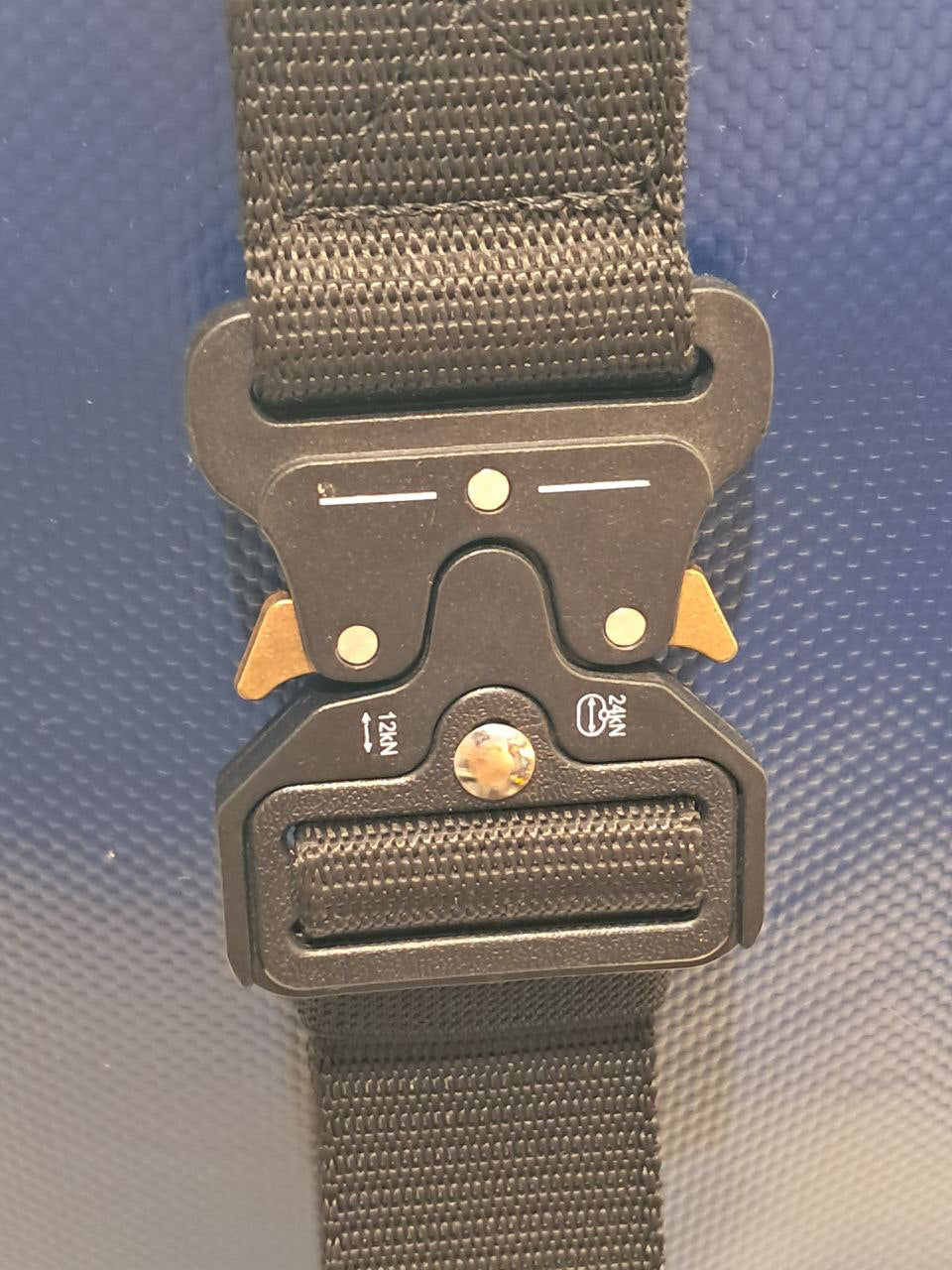 Handgemachter Rolltop Rucksack aus recycelter LKW-Plane