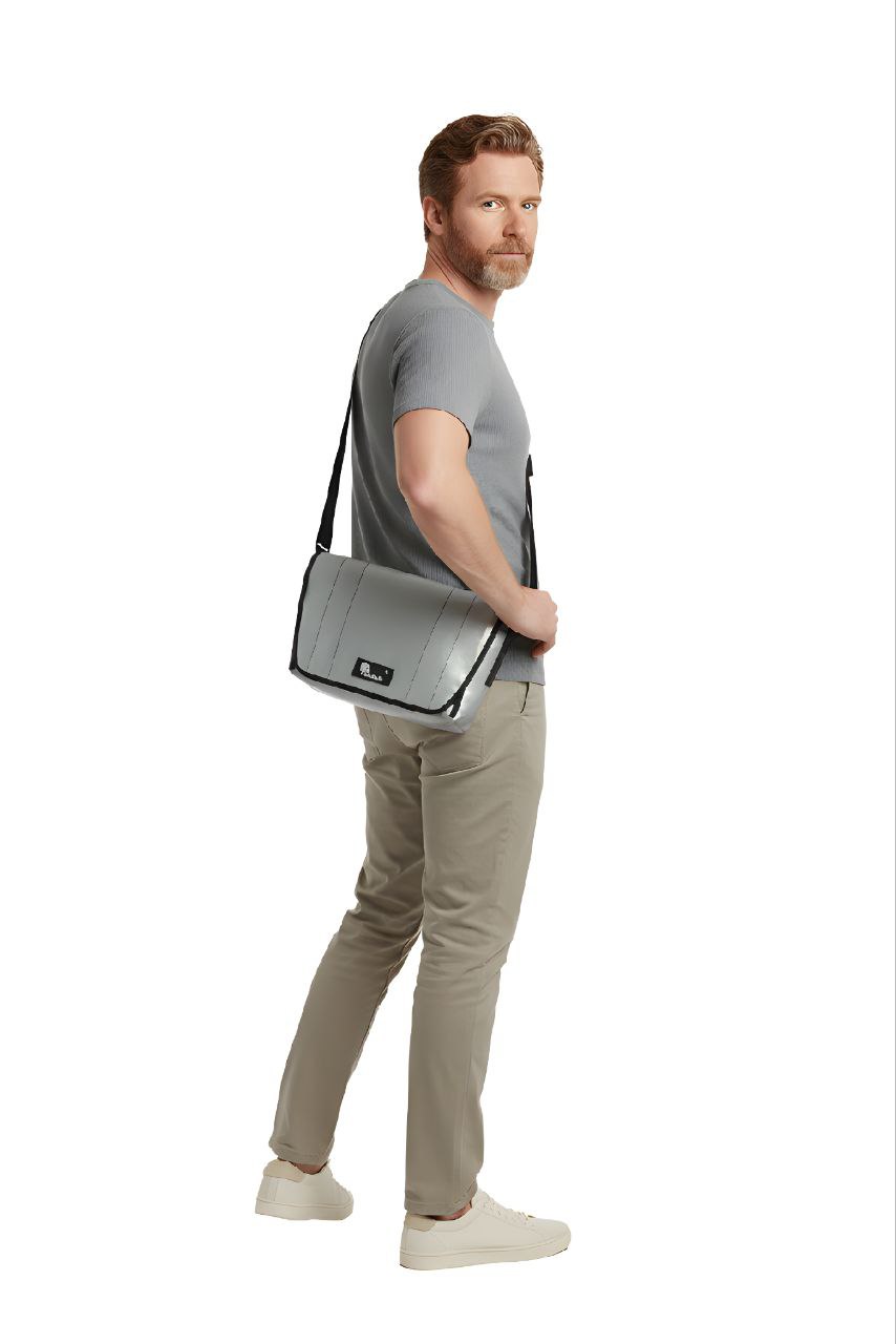 Laptop Tasche aus recycelter LKW-Plane | 13–14 Zoll | Handgemacht | Umhängetasche Unisex