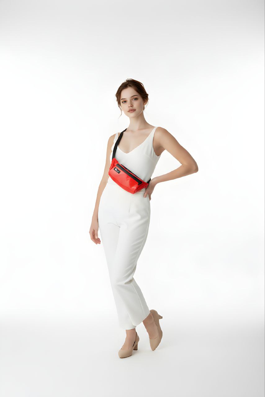 Handgemachte Bauchtasche aus recycelter LKW-Plane – Unikat & wasserabweisend