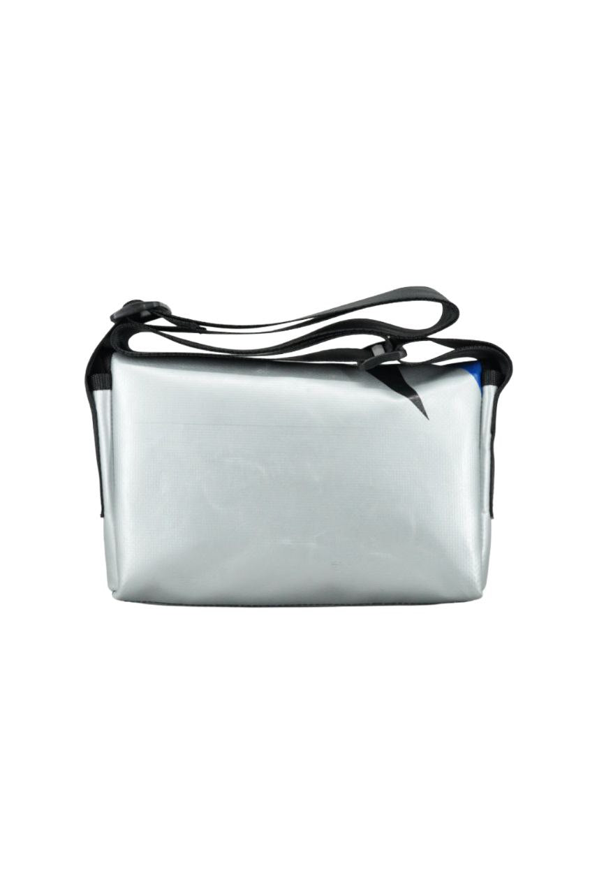 Umhängetasche aus recycelter LKW-Plane | Handgemacht | Unisex | Upcycling Schultertasche