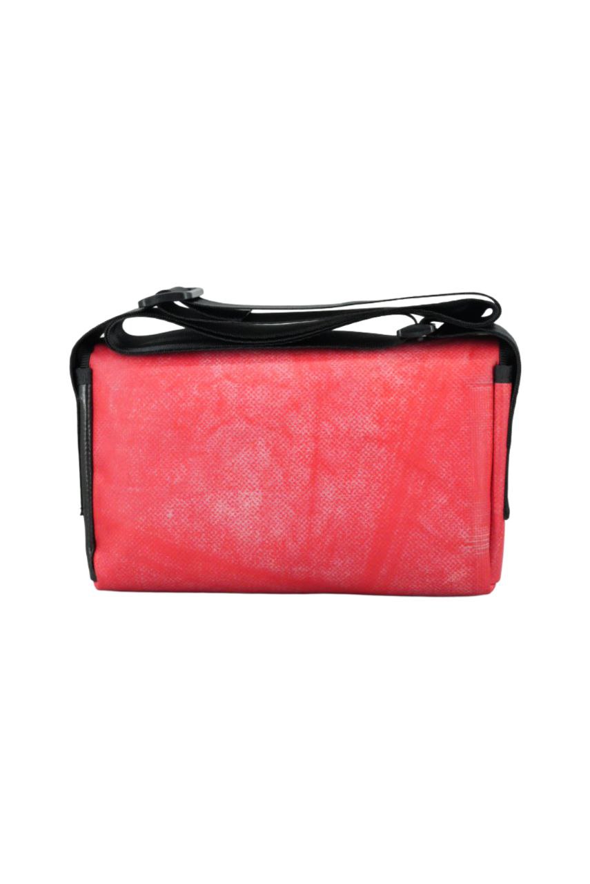 Umhängetasche aus recycelter LKW-Plane | Handgemacht | Unisex | Upcycling Schultertasche