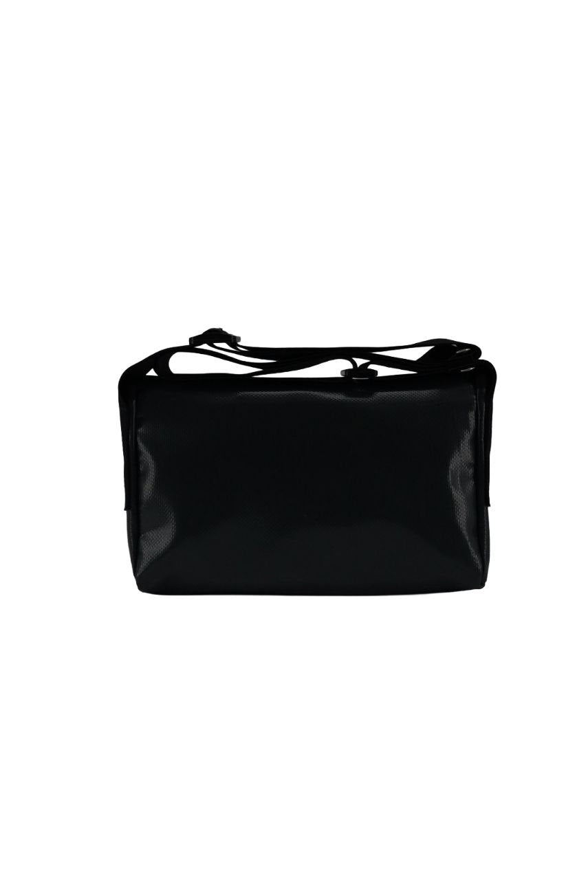 Upcycling Bauchtasche aus LKW-Plane – Unisex Crossbody Bag – 3 Fächer