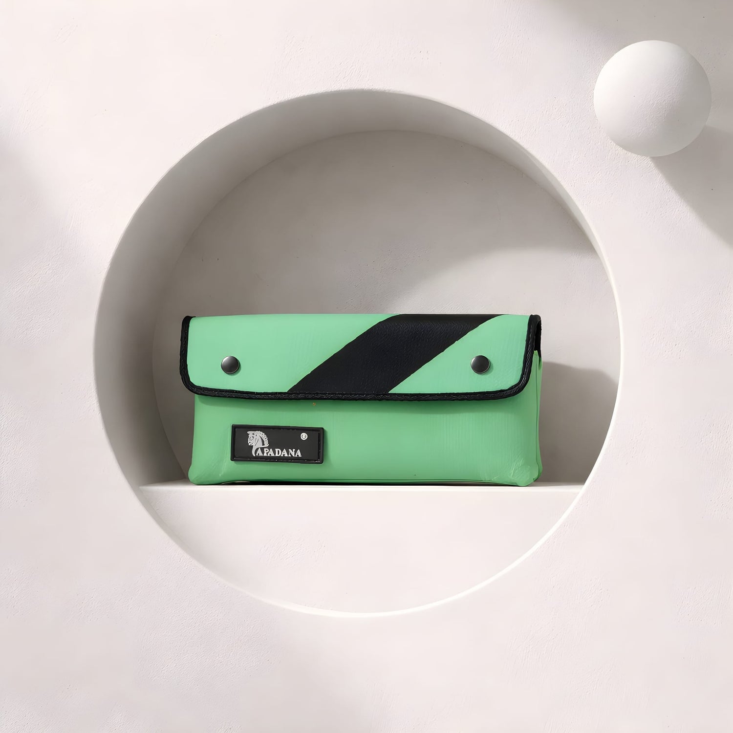 Portemonnaie aus recycelter LKW-Plane | Mit Reißverschlussfach | Unisex | Handgemacht | Auch als Tabaktasche nutzbar