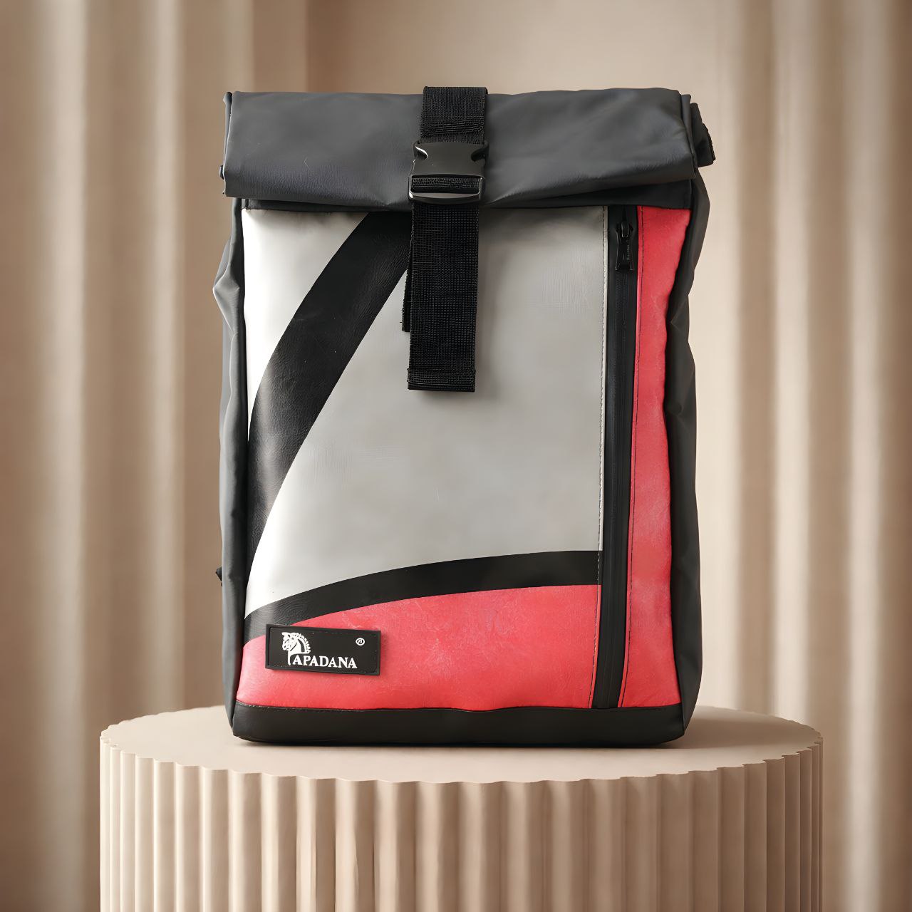 Rolltop Rucksack aus recycelter LKW-Plane | Wasserdicht | Laptopfach | Handgemacht | Unisex