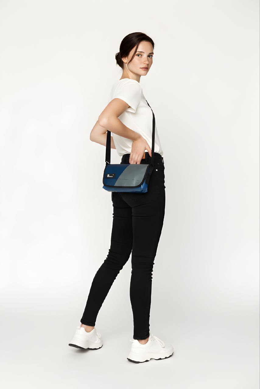 Umhängetasche aus recycelter LKW-Plane | Handgemacht | Unisex | Upcycling Schultertasche