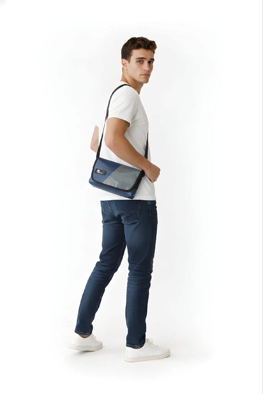 Umhängetasche aus recycelter LKW-Plane | Handgemacht | Unisex | Upcycling Schultertasche