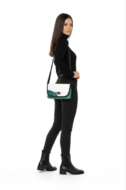 Umhängetasche aus recycelter LKW-Plane | Handgemacht | Unisex | Upcycling Schultertasche