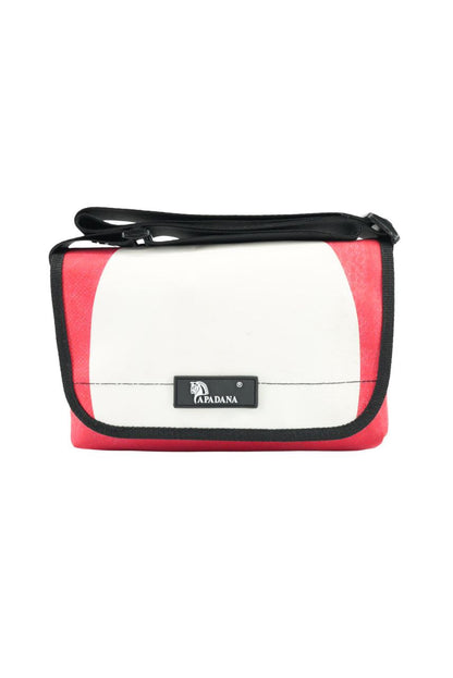 Umhängetasche aus recycelter LKW-Plane | Handgemacht | Unisex | Upcycling Schultertasche
