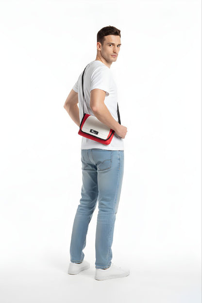 Umhängetasche aus recycelter LKW-Plane | Handgemacht | Unisex | Upcycling Schultertasche