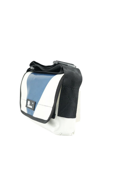 Umhängetasche aus recycelter LKW-Plane | Handgemacht | Unisex | Upcycling Schultertasche