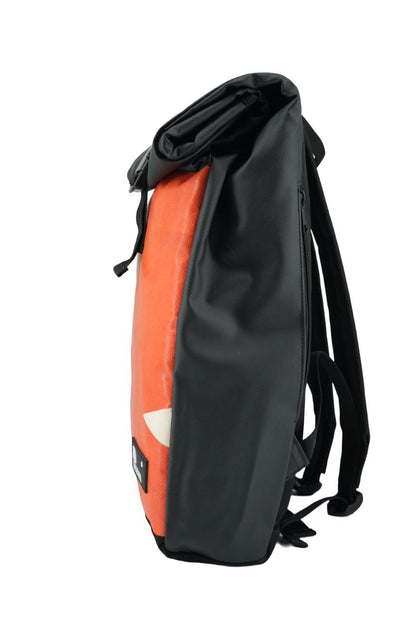 Rolltop Rucksack aus recycelter LKW-Plane | Wasserdicht | Laptopfach | Handgemacht | Unisex