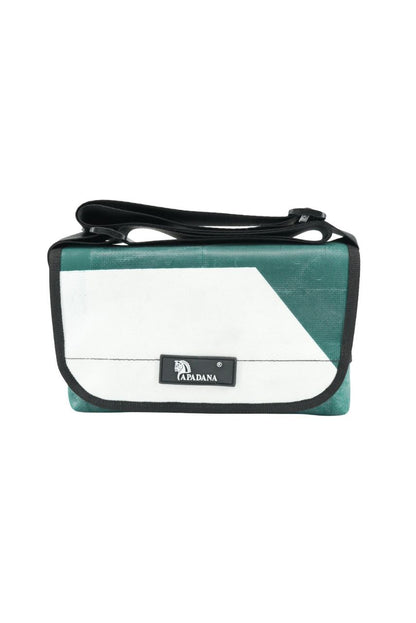 Umhängetasche aus recycelter LKW-Plane | Handgemacht | Unisex | Upcycling Schultertasche