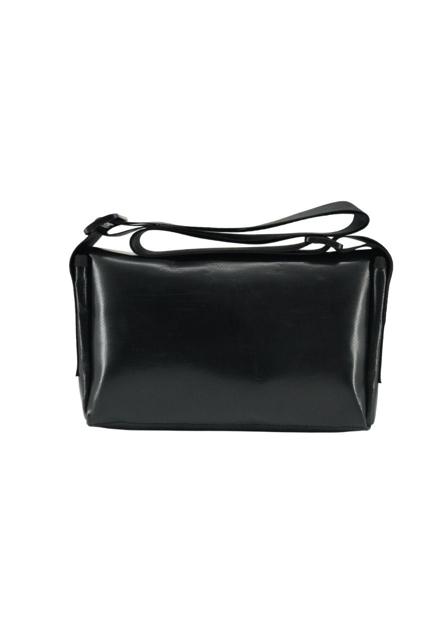 Umhängetasche aus recycelter LKW-Plane | Handgemacht | Unisex | Upcycling Schultertasche