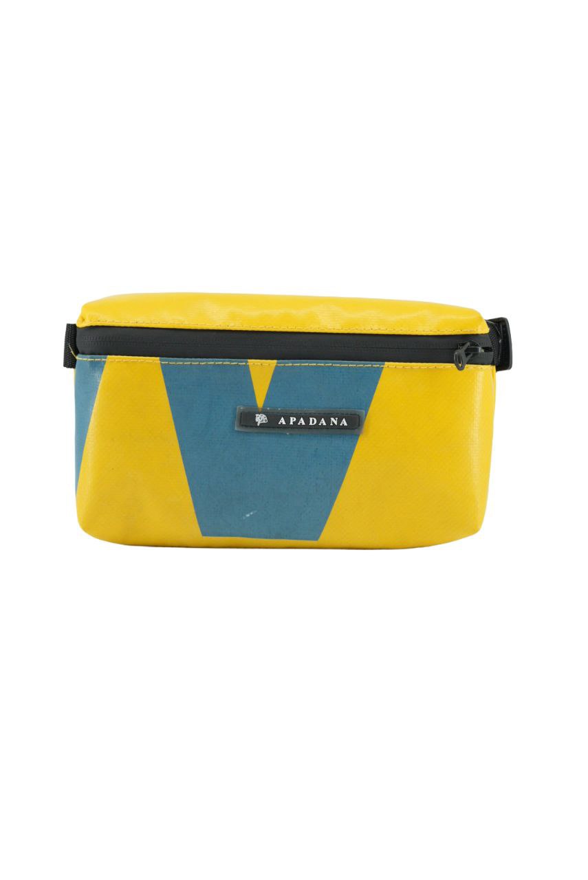4-Ekig Bauchtasche aus recycelter LKW-Plane | Unisex | Crossbody tragbar | Handgemacht