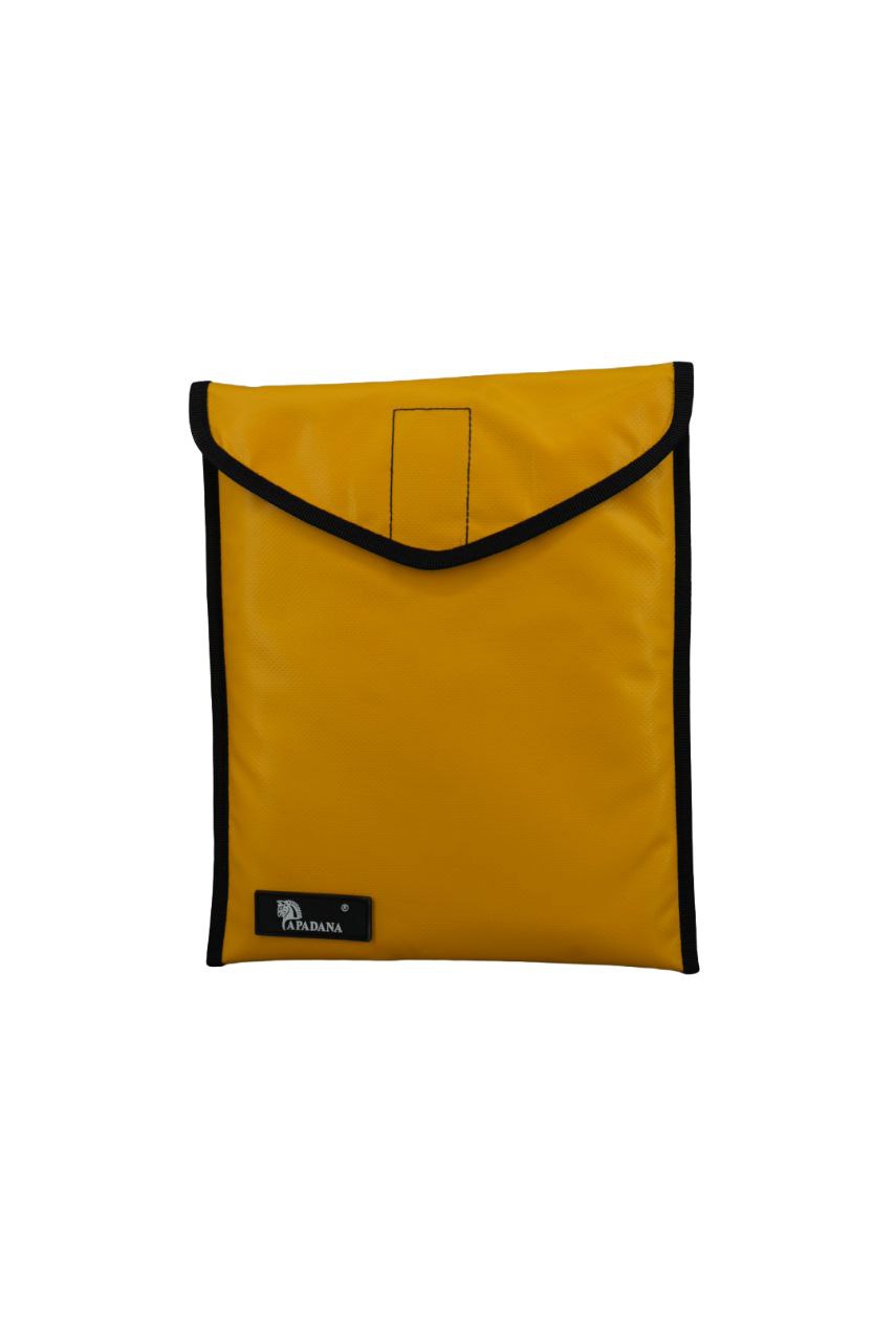 Laptop Tasche 10–13 Zoll aus recycelter LKW-Plane | Handgemachte Notebook Hülle