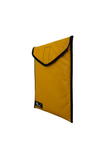 Laptop Tasche 10–13 Zoll aus recycelter LKW-Plane | Handgemachte Notebook Hülle