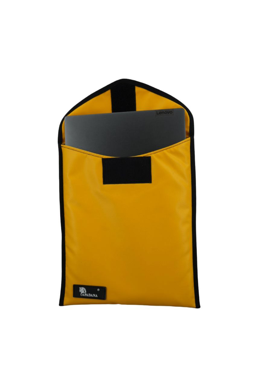 Laptop Tasche 10–13 Zoll aus recycelter LKW-Plane | Handgemachte Notebook Hülle