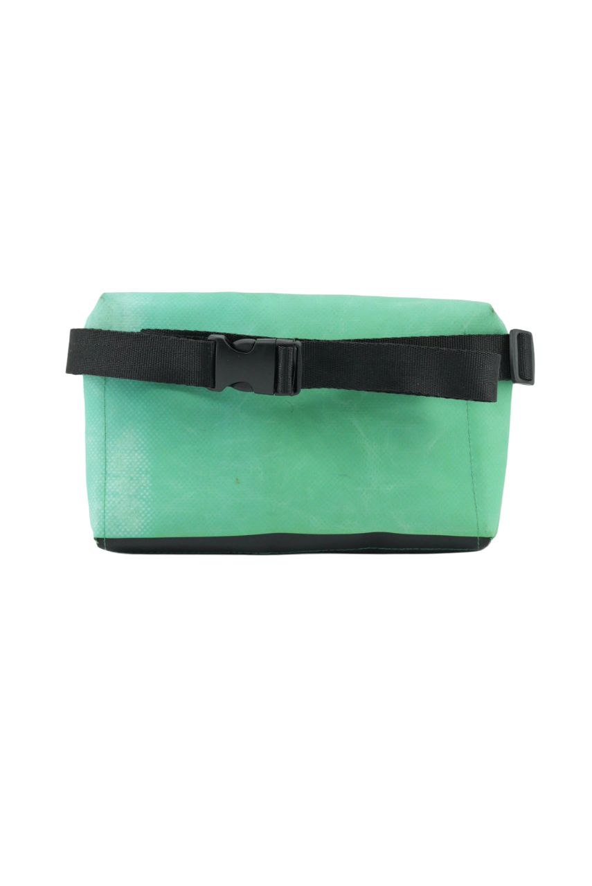 4-Ekig Bauchtasche aus recycelter LKW-Plane | Unisex | Crossbody tragbar | Handgemacht