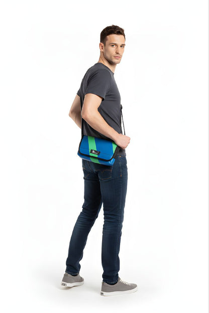 Umhängetasche aus recycelter LKW-Plane | Handgemacht | Unisex | Upcycling Schultertasche