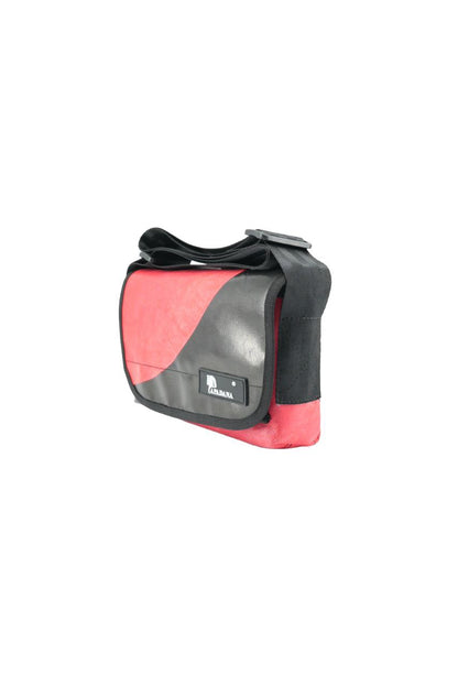 Umhängetasche aus recycelter LKW-Plane | Handgemacht | Unisex | Upcycling Schultertasche