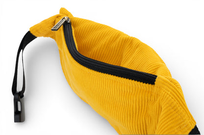 4-Eckig – Nachhaltige Cord-Bauchtasche mit 3 Fächern