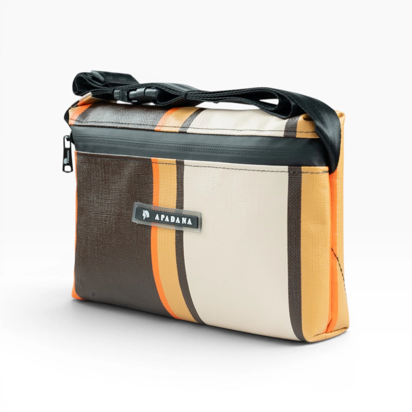 4-Ekig Bauchtasche aus recycelter LKW-Plane | Unisex | Crossbody tragbar | Handgemacht