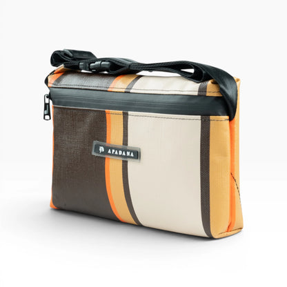 4-Ekig Bauchtasche aus recycelter LKW-Plane | Unisex | Crossbody tragbar | Handgemacht