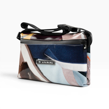 4-Ekig Bauchtasche aus recycelter LKW-Plane | Unisex | Crossbody tragbar | Handgemacht
