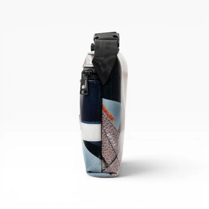 4-Ekig Bauchtasche aus recycelter LKW-Plane | Unisex | Crossbody tragbar | Handgemacht