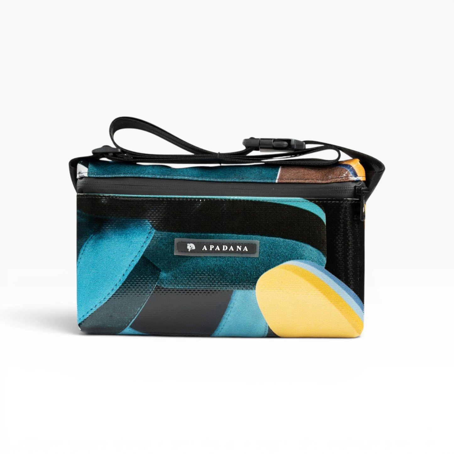4-Ekig Bauchtasche aus recycelter LKW-Plane | Unisex | Crossbody tragbar | Handgemacht