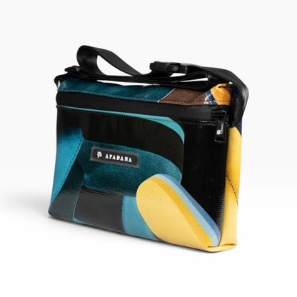 4-Ekig Bauchtasche aus recycelter LKW-Plane | Unisex | Crossbody tragbar | Handgemacht