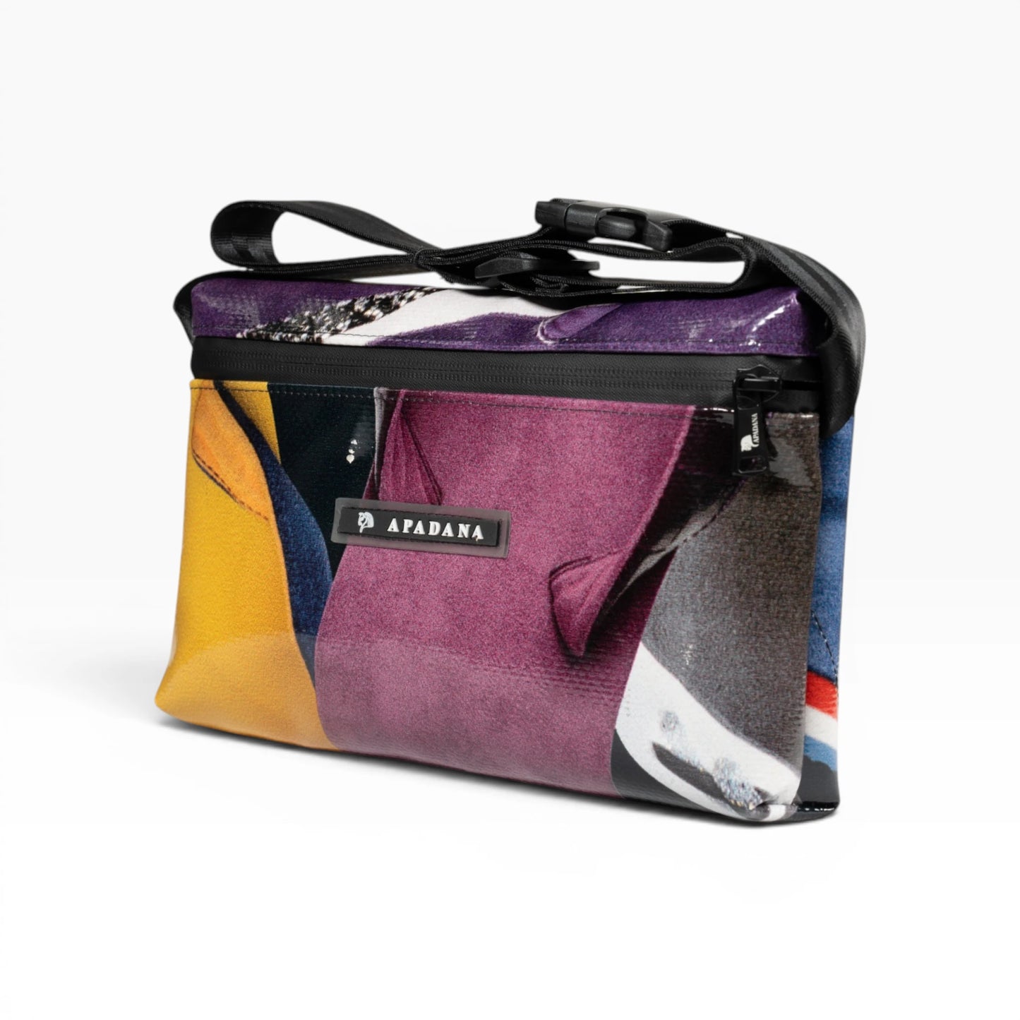 4-Ekig Bauchtasche aus recycelter LKW-Plane | Unisex | Crossbody tragbar | Handgemacht