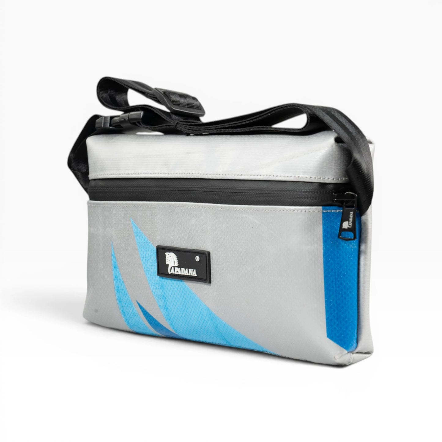 4-Ekig Bauchtasche aus recycelter LKW-Plane | Unisex | Crossbody tragbar | Handgemacht