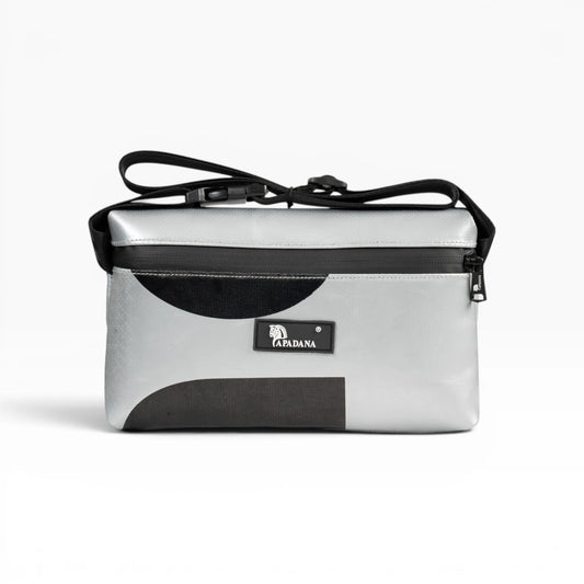 4-Ekig Bauchtasche aus recycelter LKW-Plane | Unisex | Crossbody tragbar | Handgemacht