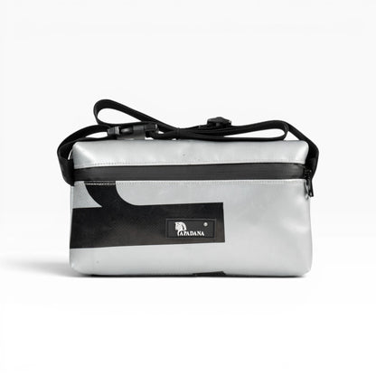 4-Ekig Bauchtasche aus recycelter LKW-Plane | Unisex | Crossbody tragbar | Handgemacht