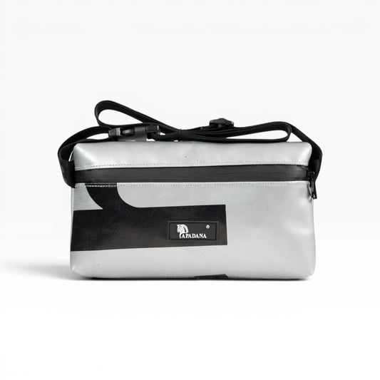 4-Ekig Bauchtasche aus recycelter LKW-Plane | Unisex | Crossbody tragbar | Handgemacht
