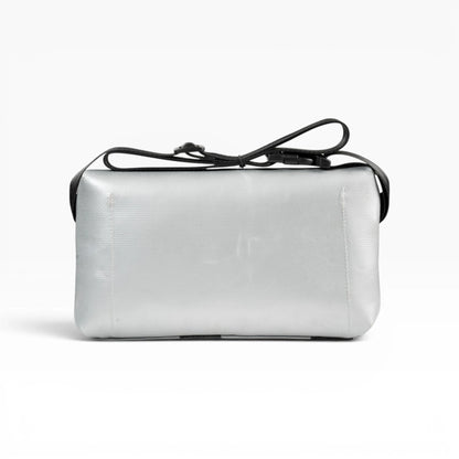 4-Ekig Bauchtasche aus recycelter LKW-Plane | Unisex | Crossbody tragbar | Handgemacht