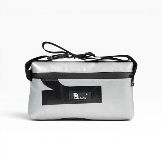 4-Ekig Bauchtasche aus recycelter LKW-Plane | Unisex | Crossbody tragbar | Handgemacht