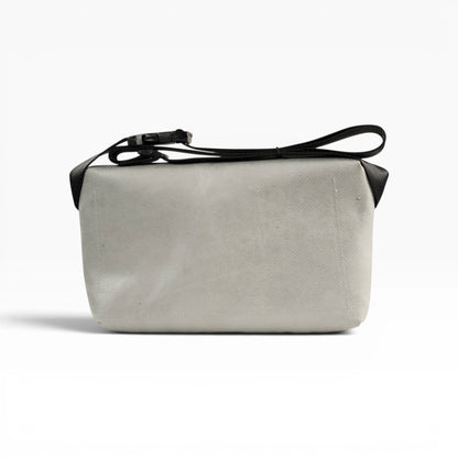 4-Ekig Bauchtasche aus recycelter LKW-Plane | Unisex | Crossbody tragbar | Handgemacht