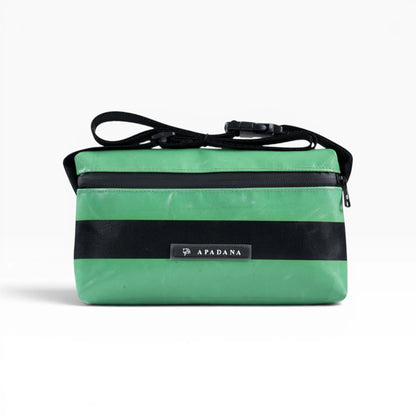 4-Ekig Bauchtasche aus recycelter LKW-Plane | Unisex | Crossbody tragbar | Handgemacht