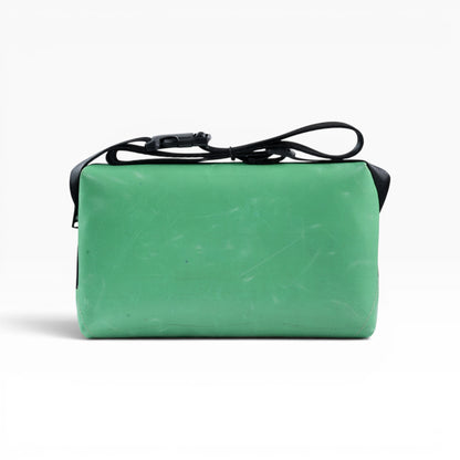 4-Ekig Bauchtasche aus recycelter LKW-Plane | Unisex | Crossbody tragbar | Handgemacht