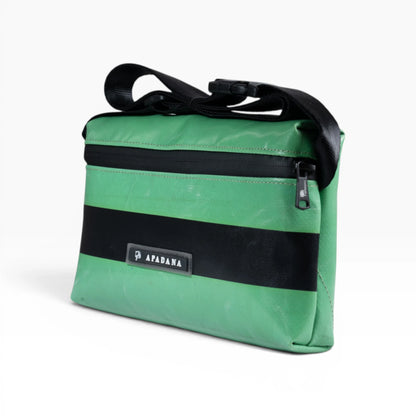4-Ekig Bauchtasche aus recycelter LKW-Plane | Unisex | Crossbody tragbar | Handgemacht