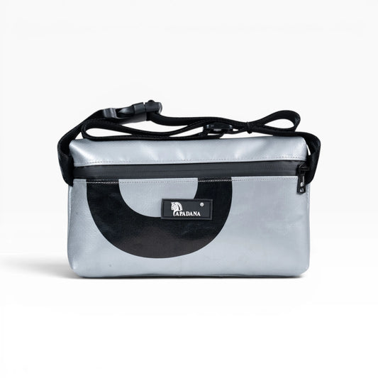 4-Ekig Bauchtasche aus recycelter LKW-Plane | Unisex | Crossbody tragbar | Handgemacht