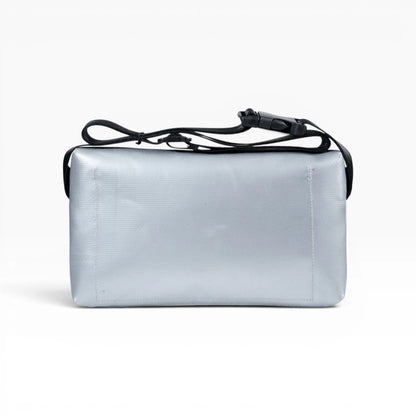 4-Ekig Bauchtasche aus recycelter LKW-Plane | Unisex | Crossbody tragbar | Handgemacht