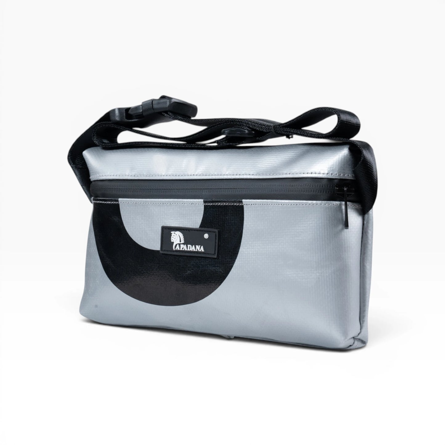 4-Ekig Bauchtasche aus recycelter LKW-Plane | Unisex | Crossbody tragbar | Handgemacht