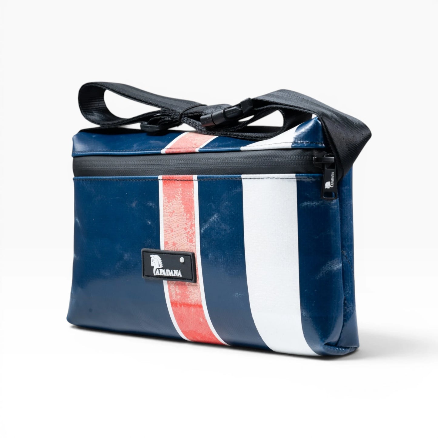 4-Ekig Bauchtasche aus recycelter LKW-Plane | Unisex | Crossbody tragbar | Handgemacht